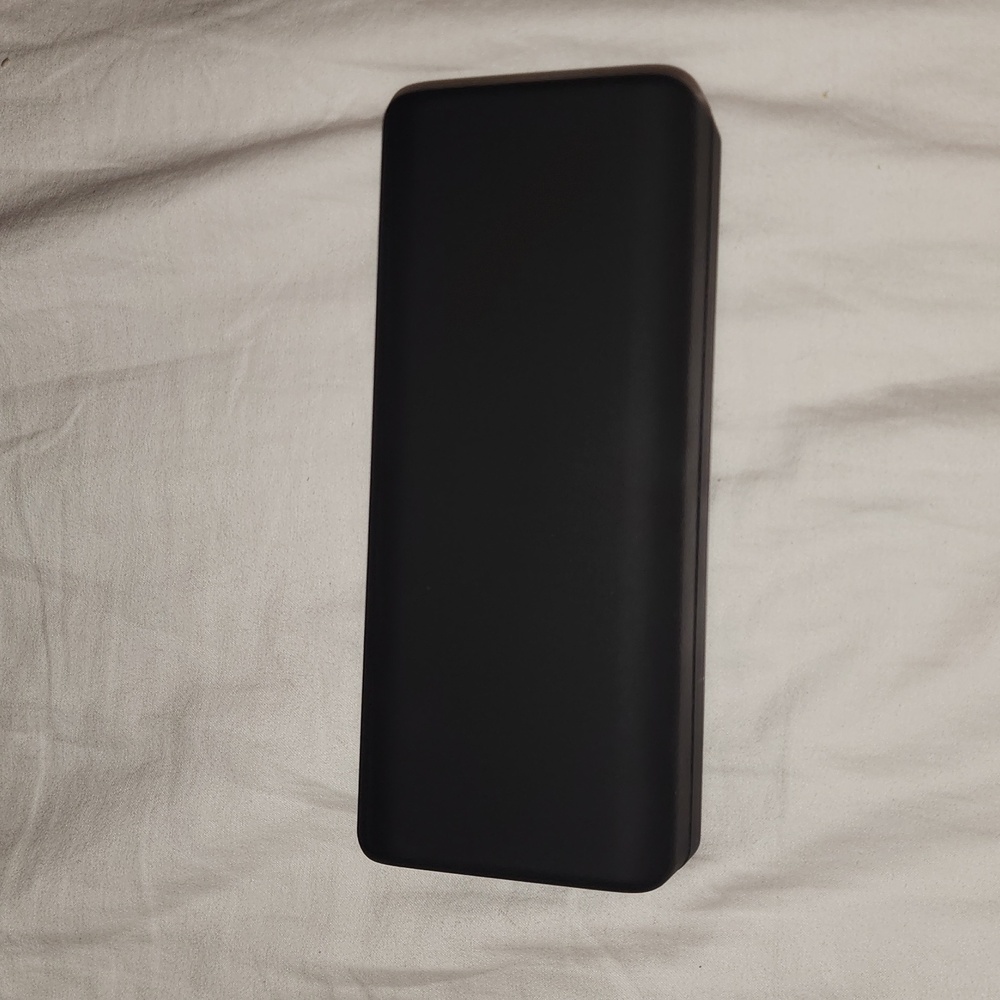 Givenchy hard case shell - Picture 2 of 5